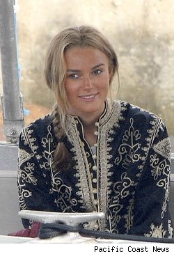 Keira as Elisabeth